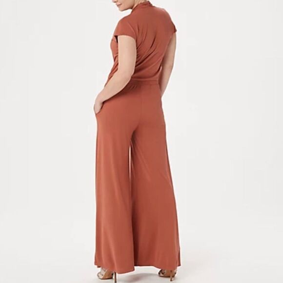 Lisa Rinna Surplice Wide Leg Jumpsuit Petite - Picture 3 of 5